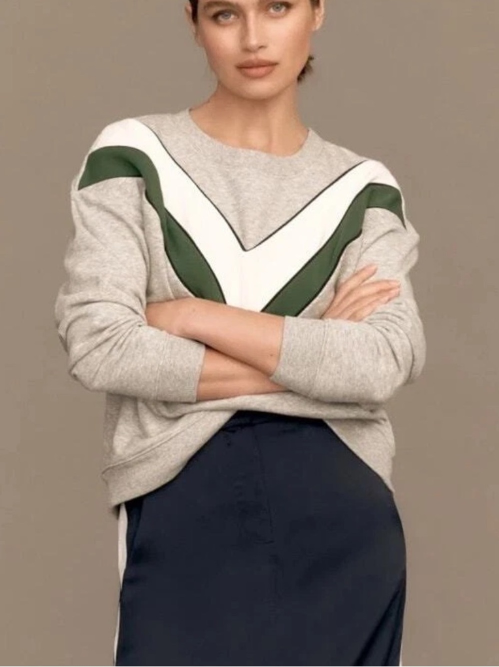 MAEVE by Anthropologie Gray Green V Stripe Sweatshirt SZ M Pullover Chevron